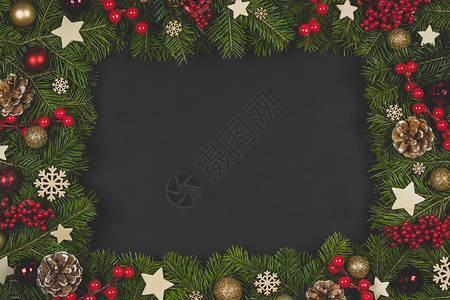 自然冷杉圣诞树边框与装饰黑色,为文本冷杉树枝架白色上图片
