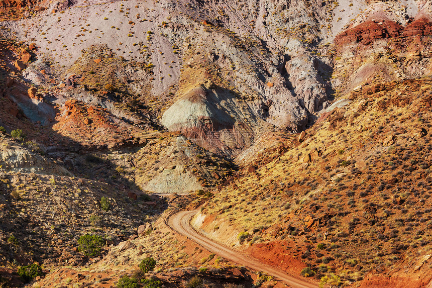 美国犹他州的砂岩地层美丽的寻常的风景图片