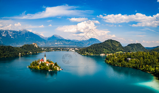 蓝色湖景观斯洛文尼亚鸟瞰度假胜地湖流血背景
