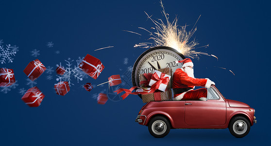 圣诞节倒计时到来圣诞老人汽车上送新年礼物时钟蓝色背景汽车上的圣诞老人倒计时图片