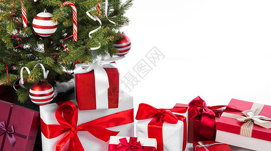 装饰圣诞树礼品盒隔离白色背景上装饰圣诞树图片