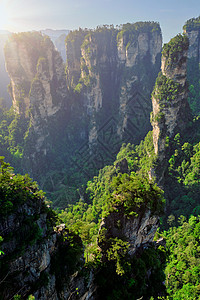中国著名的旅游景点张家界石柱悬崖山日出湖南武陵源,中国张家界山脉,中国图片