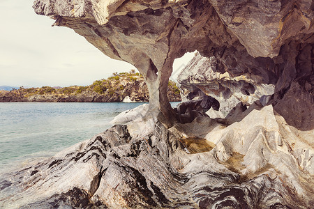 智利巴塔哥尼亚卡雷拉将湖上寻常的大理石洞穴南方之行高清图片