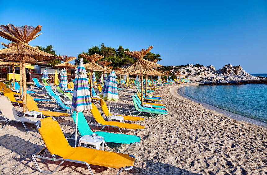 希腊西索尼亚美丽的橙色海滩图片
