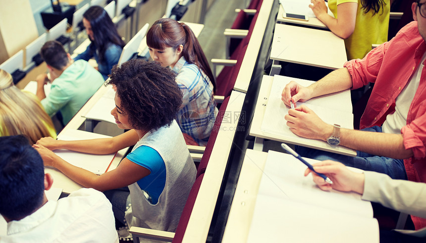 教育,高中,大学,学人的国际学生小讲堂大学报告厅的国际学生图片