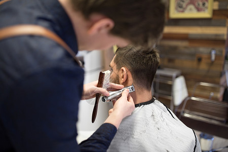 美容,发型人的男客户理发师理发师与修剪头发理发店男客户理发师与修剪头发图片
