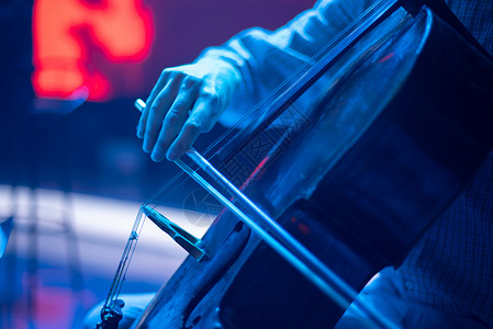 大提琴音乐会上背景图片