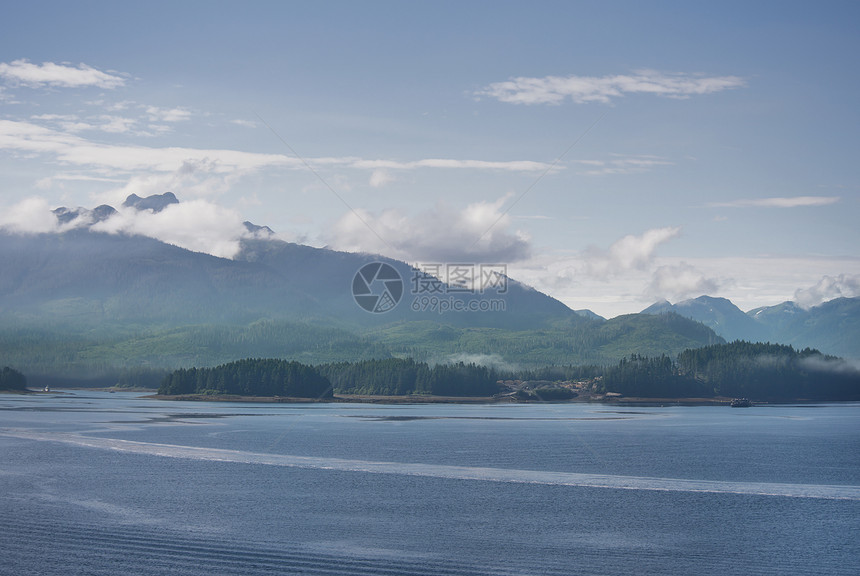 来自美国阿拉斯加州霍纳冰海峡点的风景冰冷的海峡点,Hoonah,阿拉斯加,美国图片