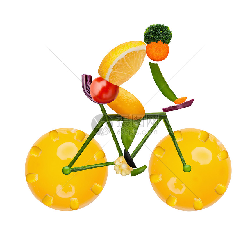 健康的食物,男骑自行车的道路自行车由新鲜蔬菜水果,隔离白色图片