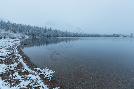 冬天的湖图片