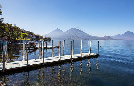 米诺地尔洲危地马拉高地美丽的阿蒂特兰湖火山背景