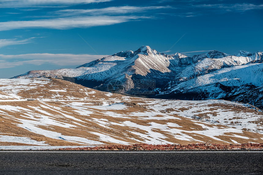 小径山脊路,美国最高的12,183英尺连续公路高寒冻原与岩石山脉秋天美国科罗拉多州洛基山公园图片
