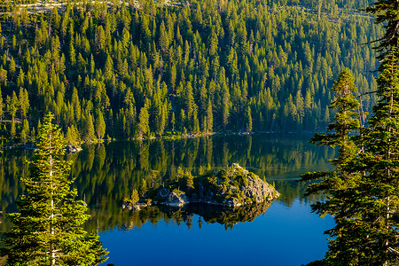 太浩湖美国加州塔霍湖景观背景