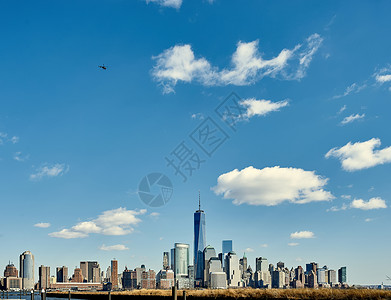 纽约市曼哈顿天际线纽约市曼哈顿天际线上的哈德逊河新泽西观看建筑高清图片素材