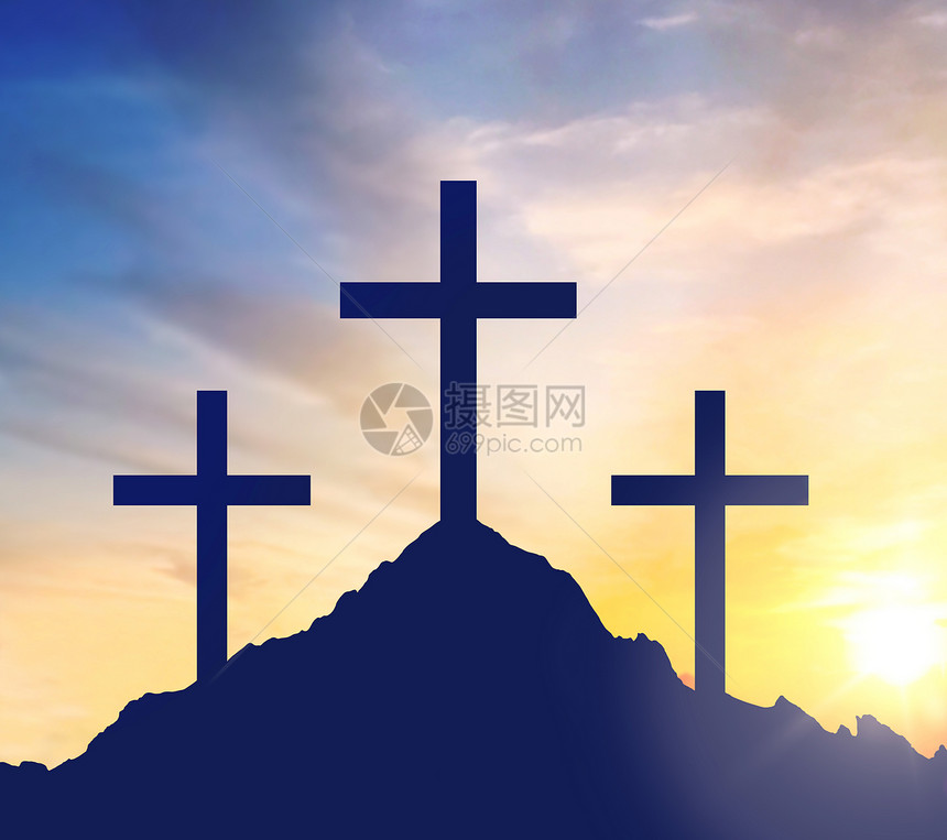 十字架,宗教基督教的三个十字架的轮廓加略山的天空背景加略山上三个十字架的轮廓加略山上三个十字架的轮廓图片