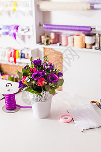 花卉市场的地方同的花装饰桌子上的花卉商店,宜家花的装饰背景图片