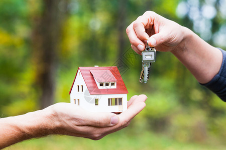 房屋模型钥匙移购买住房贷款的给你的家庭贷款图片