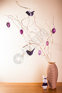 花瓶里树枝上的手工复活节装饰品手工复活节装饰品图片