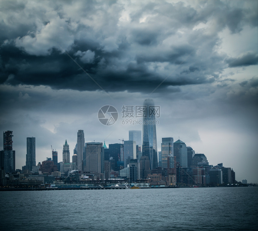 曼哈顿的风暴哈德逊河的景色图片