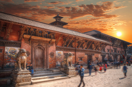 尼泊尔加德满都瓦利的巴克塔普尔的杜巴尔广场寺庙高清图片