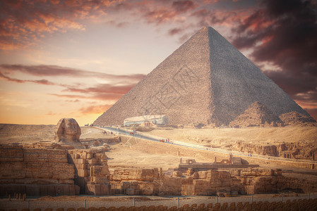 埃及吉萨大金字塔的形象埃及吉萨金字塔图片