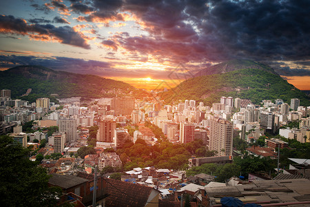 里约热内卢,巴西穿过海湾的城市景色里约热内卢,巴西图片