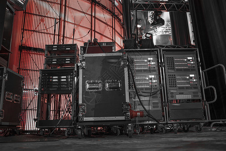 一组音响设备音乐会上的音响设备电视拍摄黑白摄影背景