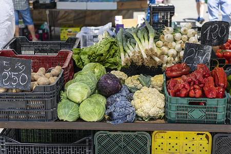 西牙塞戈维亚的机水果蔬菜摊明亮的高清图片素材