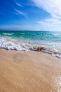 沙滩上的海浪沙滩上的海浪图片