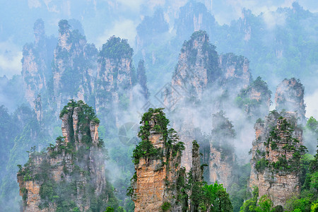 岩石和雾5A景区砂岩高清图片