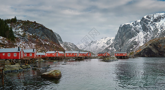 努斯峡湾冬季正宗渔村全景挪威洛福腾群岛挪威Nusfjord渔村图片