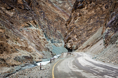 喜马拉雅山公路nh1公路拉达克,喜马拉雅山的SrinarLeh国道nh1拉达克,1个高清图片素材