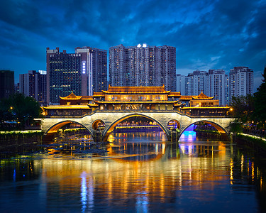 成都著名的地标安顺桥金河上,照明,四川成都安顺桥夜间,成都,中国传统的高清图片素材