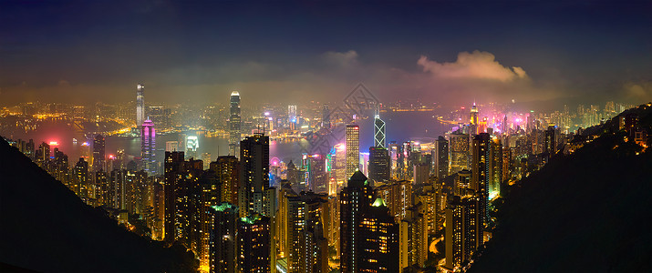 著名的香港风景香港摩天大楼的全景,天际线城市景观,维多利亚峰的蓝色时刻中国香港香港摩天大楼天际线城市景观景观旅行者高清图片素材