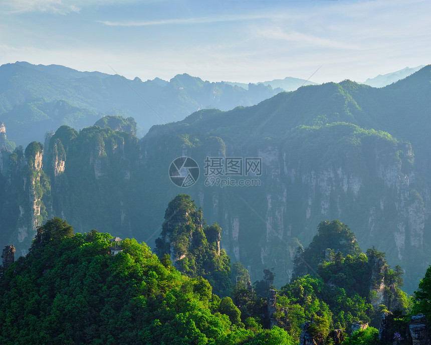 中国著名的旅游景点张家界石柱崖山日落湖南武陵源张家界山脉,中国图片