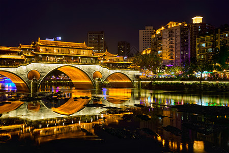 成都著名的地标安顺桥金河上夜间照明,四川成都,中国安顺桥夜间,成都,中国承当高清图片素材