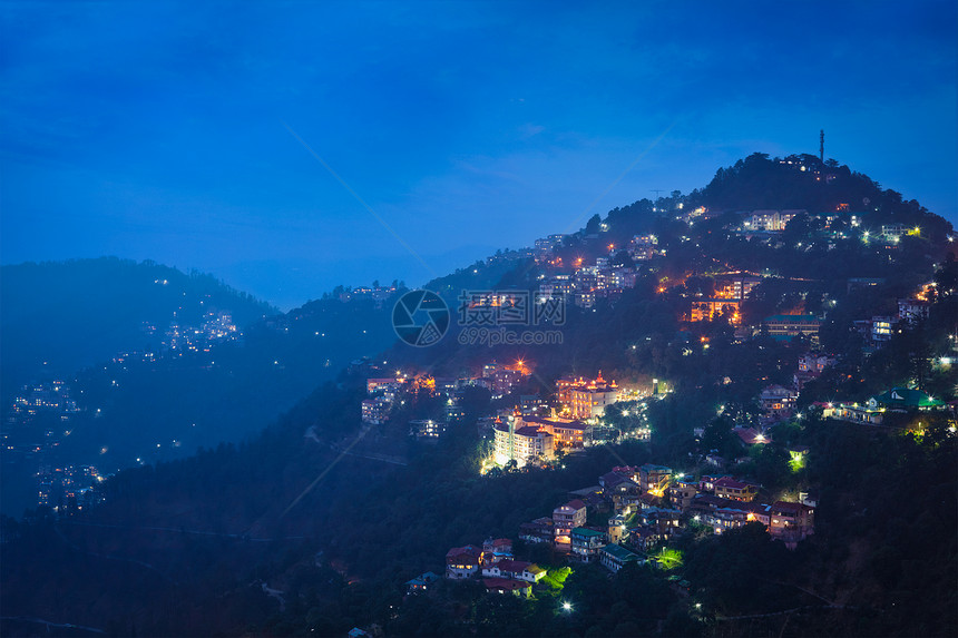 西姆拉的夜景印度希马查尔邦的首都希姆拉,希马查尔邦,印度印度希马哈尔邦希姆拉镇的夜景图片