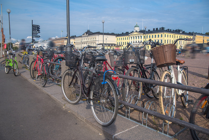 自行车旧城的赫尔辛基图片