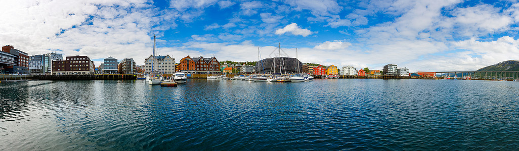 月薪过万挪威北部特罗姆瑟的个码头特罗姆瑟被认为世界上人口超过5万的最北城市背景