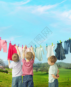 三个袜子素材可爱的小孩子洗衣服背景