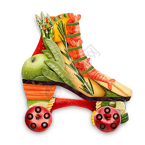 健康食品的四轮溜冰鞋由新鲜蔬菜制成,富含维生素,隔离白色图片