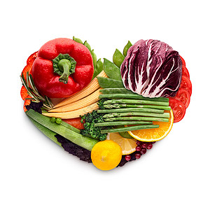 健康食品的把人的心脏成蔬菜混合物,降低死亡风险,隔离白色上图片