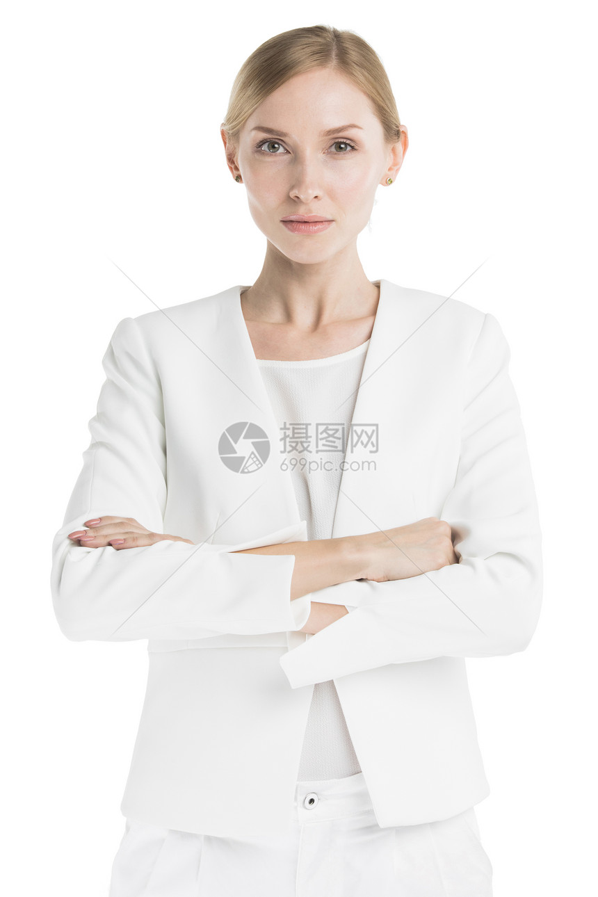 商界女的肖像穿白色西装的商界女的肖像,双手交叉白色背景上图片