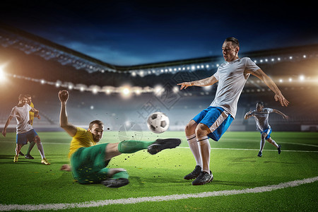 足球比赛正进行中足球比赛中,球员为了控制球而打架背景图片