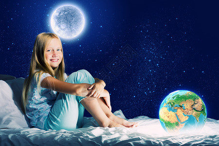 月亮晚安表情包晚安女孩坐床上梦这幅图像的元素由美国宇航局提供的背景