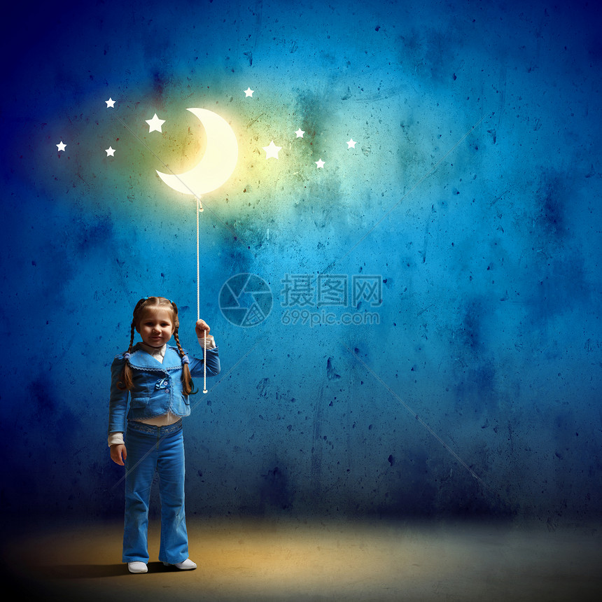 小可爱的女孩小可爱的女孩绳子上月亮的形象图片