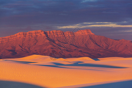 寻常的白色沙丘白沙纪念碑,新墨西哥,美国高清图片