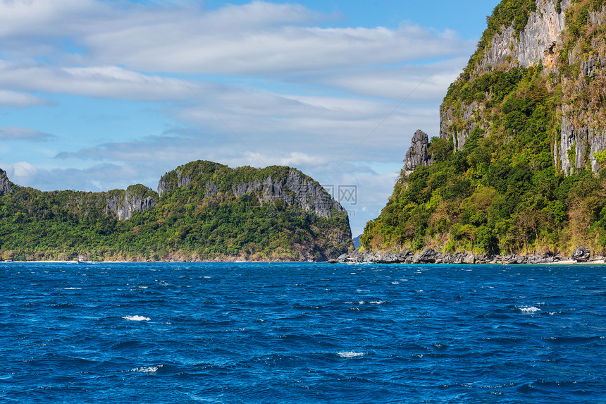 令人惊叹的海景海湾山区岛屿,巴拉望,菲律宾图片