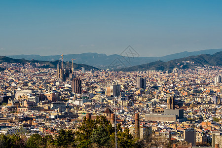巴塞罗那城市景观俯瞰巴塞罗那城市景观俯瞰蒙朱伊奇图片