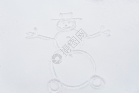 寒假诞节的雪人画雪地表雪人画雪上背景图片